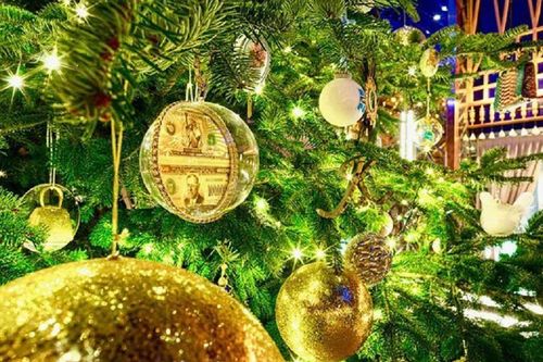Ngắm cây thông đắt nhất thế giới, ai cũng 'choáng' khi nghe giá 300 tỷ