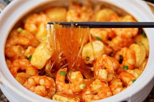 Tôm kho thịt xưa rồi, cho ngay đậu phụ vào được món mới lạ mà 'đánh bay' cơm