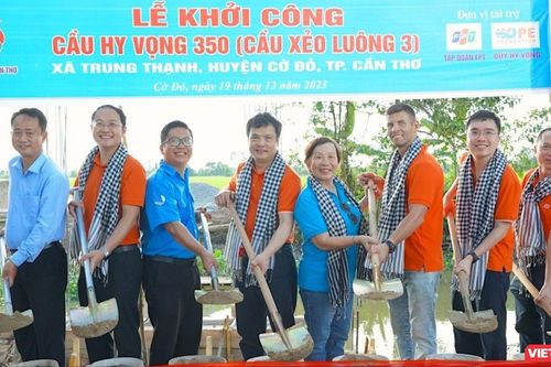 Tập đoàn FPT và Quỹ Hy vọng trao tặng 3 thư viện điện tử và khởi công cây cầu thứ 350 tại Cần Thơ