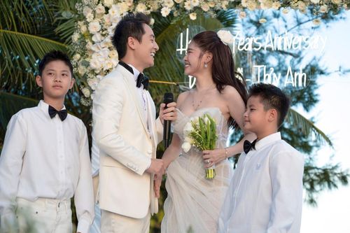 Đăng Khôi: 'Tôi may mắn vì có bà xã đồng hành trong công việc lẫn cuộc sống'
