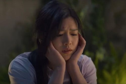 Yêu chưa bao lâu, cô gái đã bị bạn trai trẻ hỏi mượn tiền còn khuyên nên đem nhà và xe đi bán