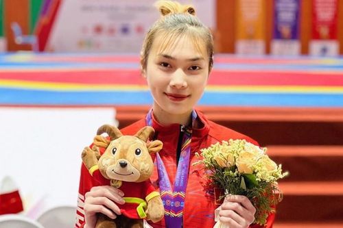 Nữ võ sĩ xứ Mường nhận được học bổng trong 4 năm đại học
