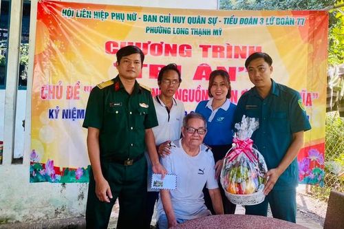Tri ân gia đình chính sách nhân Ngày 22/12