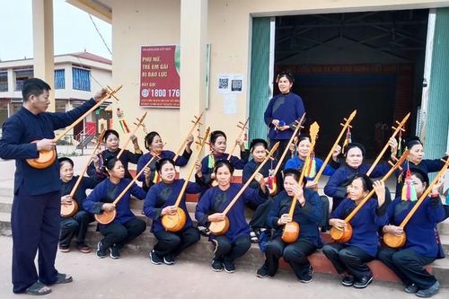 Truyền nhiệt huyết giữ gìn di sản hát Then cho thế hệ kế cận