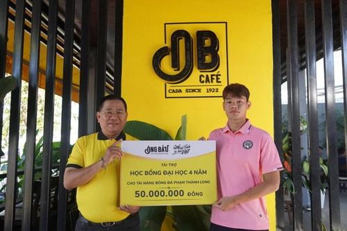 Hai tài năng trẻ của Việt Nam nhận học bổng từ Quỹ Phát triển Tài năng Việt