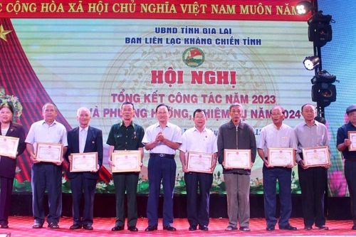 Ban liên lạc kháng chiến tỉnh Gia Lai tặng giấy khen 28 cá nhân