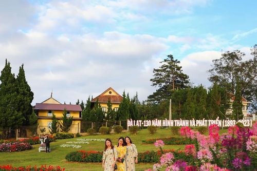 Đà Lạt rực rỡ sắc hoa chào mừng kỷ niệm 130 năm hình thành và phát triển