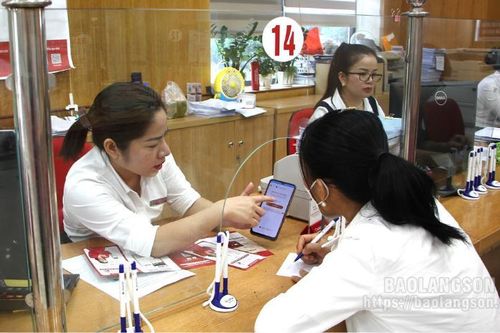 Giao dịch viên ngân hàng kịp thời ngăn chặn lừa đảo chuyển tiền 140 triệu đồng