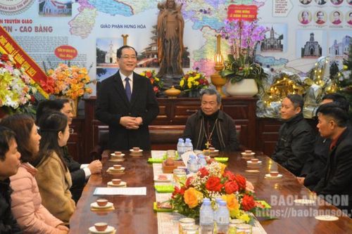 Lãnh đạo UBND tỉnh thăm hỏi, chúc mừng Tòa Giám mục Giáo phận Lạng Sơn – Cao Bằng nhân dịp Lễ Giáng sinh