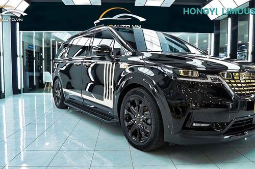 Độ ghế limousine Kia Carnival mạ vàng 'độc nhất vô nhị'