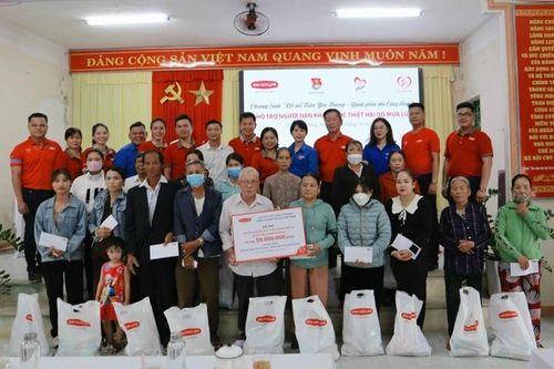 Dai-ichi Life Việt Nam hỗ trợ người dân khắc phục hậu quả mưa lũ tại tỉnh Thừa Thiên Huế