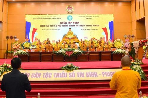 Phú Thọ: Hơn 400 cư sĩ Phật tử đồng bào dân tộc phía Bắc tham dự Khóa tập huấn hoằng pháp viên