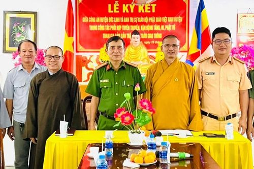 Bình Thuận: Ban Trị sự GHPGVN H.Đức Linh ký kết tuyên truyền trật tự an toàn giao thông