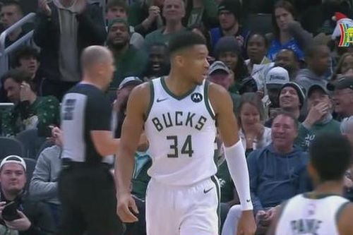 CLB Milwaukee Bucks nối dài chuỗi trận bất bại