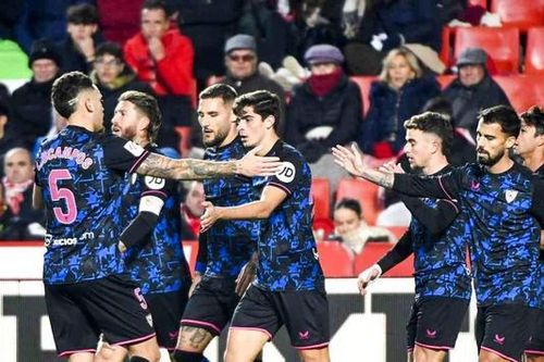 Sevilla lấy lại phong độ trước Granada