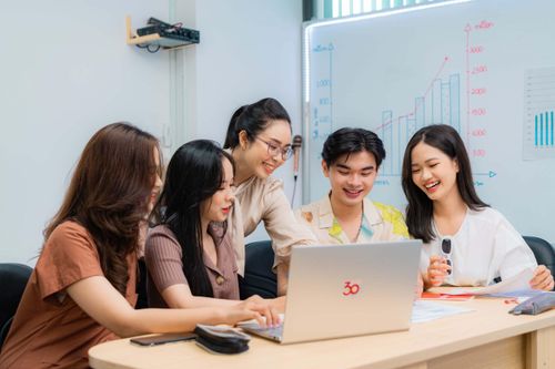 Làm sao để cân bằng giữa việc học và làm thêm?