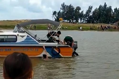 Quảng Ngãi: 6 học sinh rủ nhau ra sông chơi, 2 em bị đuối nước tử vong