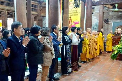 Cầu siêu tưởng niệm các Anh hùng liệt sĩ và nạn nhân bom B52 tại Hà Nội