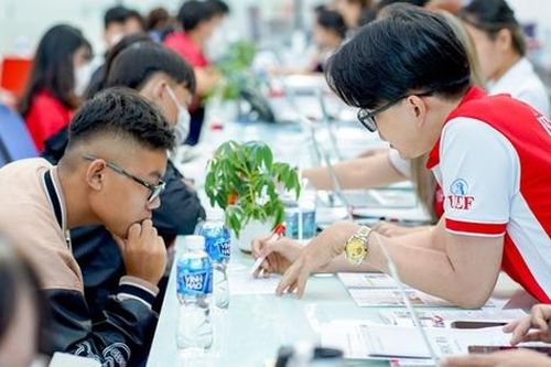 Trường đại học đầu tiên thông báo nhận hồ sơ xét tuyển học bạ năm 2024
