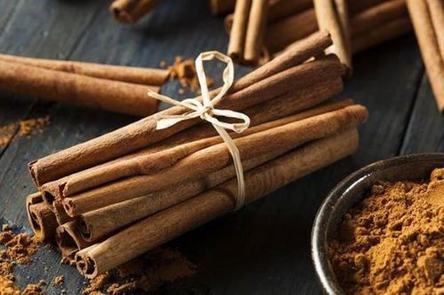 6 món ăn bài thuốc chữa bệnh từ quế
