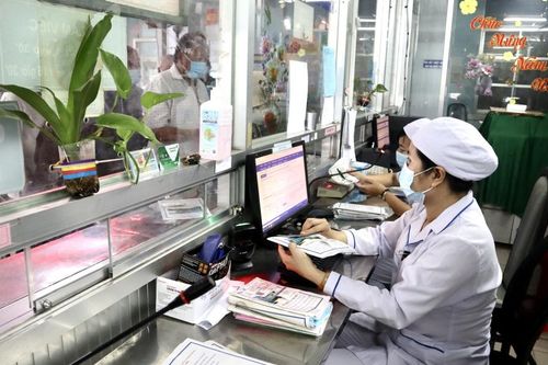 'Phủ sóng' khám chữa bệnh bằng căn cước gắn chíp thay thế thẻ BHYT trên cả nước