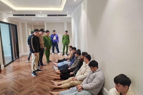 Toàn cảnh bắt giữ ổ nhóm tổ chức 'đào tạo' lừa đảo trên không gian mạng tại Hà Nội