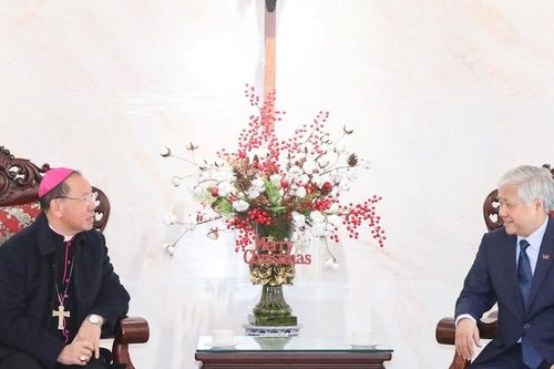 BẢN TIN MẶT TRẬN: Chủ tịch Đỗ Văn Chiến chúc mừng Giáng sinh Tổng Giáo phận Hà Nội và Hội thánh Tin lành Việt Nam miền Bắc