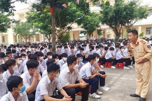 Chủ tịch UBND chịu trách nhiệm bảo đảm ATGT cho học sinh