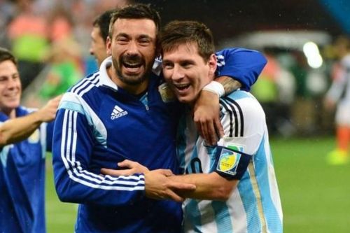 Bạn thân của Messi nhập viện, nghi do bị đâm