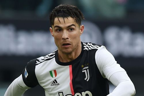 Vụ Ronaldo kiện Juve đòi tiền kéo dài