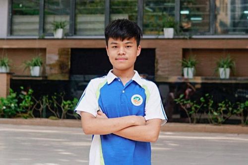 Trần Xuân Bách-chàng trai Vàng Tin học quốc tế nhận học bổng khủng từ ĐH Chicago