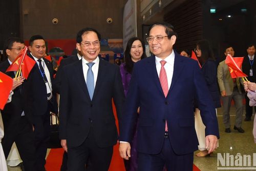 Thủ tướng dự phiên họp toàn thể về ngoại giao kinh tế tại Hội nghị Ngoại giao lần thứ 32