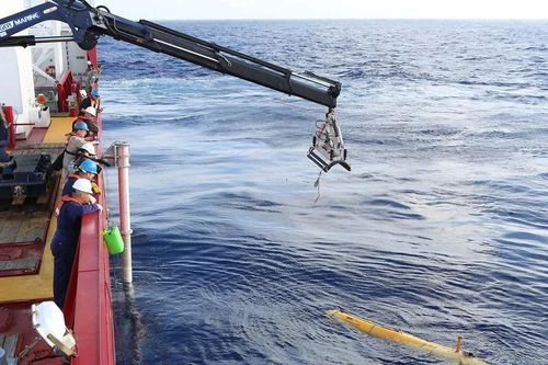 Ngư dân kéo được vật thể lạ: Lộ chi tiết gây sốc về chuyến MH370?
