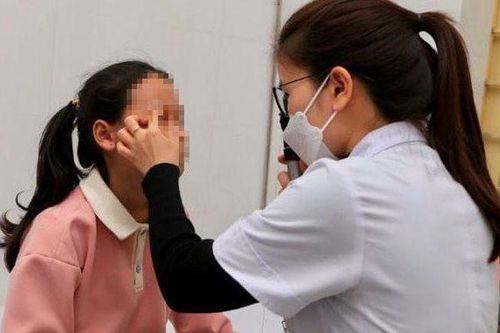 Tự chế pháo bằng diêm, bé gái bỏng nặng vùng mặt