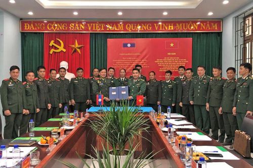 Tăng cường công tác phối hợp trong quản lý, bảo vệ biên giới Việt Nam - Lào