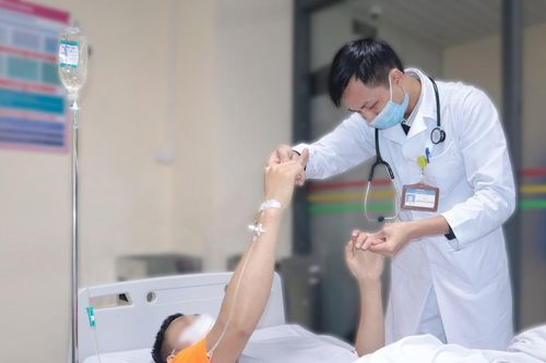 Người đàn ông trẻ ở Hà Nội đột quỵ khi đang chơi bóng bàn