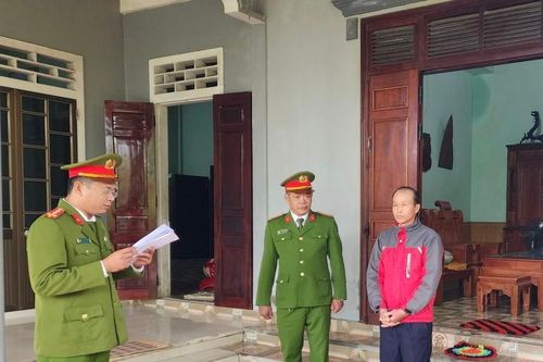 Làm giả sổ đỏ để chiếm đoạt hàng trăm triệu đồng