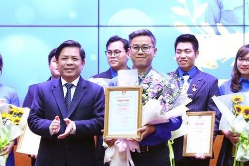 Bí thư Đoàn Học viện Ngoại giao đoạt giải Nhất Hội thi Báo cáo viên năm 2023