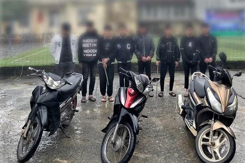 Nhóm côn đồ che mặt, đuổi chém người vô cớ