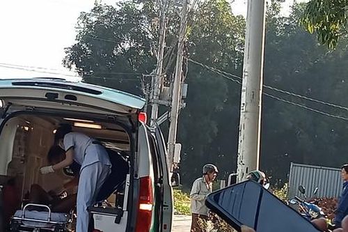 Cha chết lặng khi thấy người bị cháy đen trên đường chính là con trai