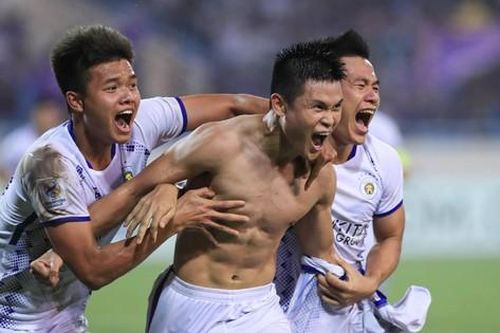 Phạm Tuấn Hải: 'Đến bây giờ, tôi vẫn nổi da gà khi xem lại bàn thắng vào lưới Wuhan'