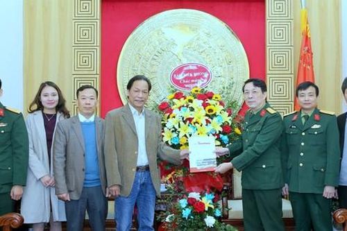 Báo Tiền Phong luôn đồng hành với Bộ đội Cụ Hồ