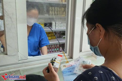 Đi làm xa, cuối năm vào viện, chồng chua xót bảo 'mất Tết rồi' khỏi về quê