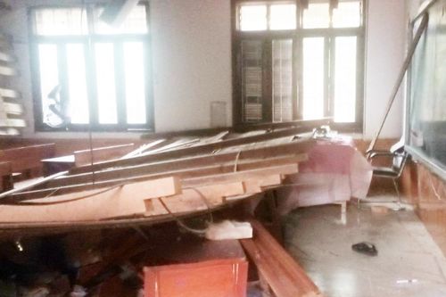 Học sinh kể phút hoảng loạn, chạy ra ngoài kêu cứu khi sập trần lớp