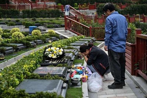 Trào lưu sử dụng AI để 'hồi sinh' người chết bằng kỹ thuật số ở Trung Quốc