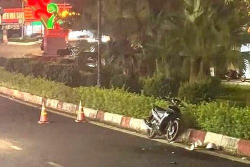 Nam sinh lớp 8 chạy xe máy tông trúng cô giáo khiến cả 2 bị chấn thương sọ não