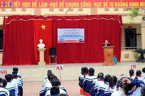 VKSND huyện Diễn Châu tổ chức, tuyên truyền giáo dục pháp luật cho học sinh