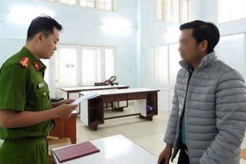 Bắt đối tượng phân lô bán đất nông nghiệp để chiếm đoạt tài sản