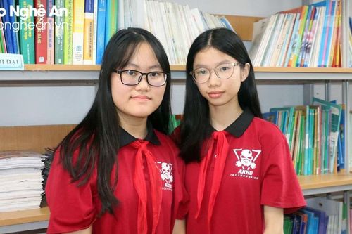 Đôi bạn lớp 9 chia sẻ bí quyết chinh phục IELTS 8.5 và 8.0