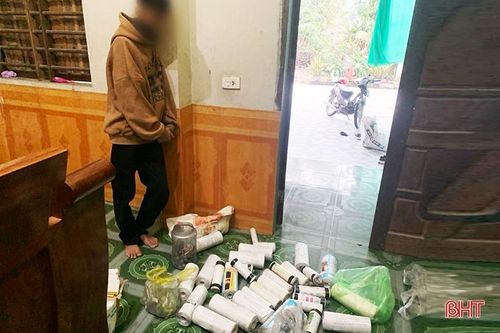 Nhiều học sinh ở Nghi Xuân, Lộc Hà chế tạo pháo nổ